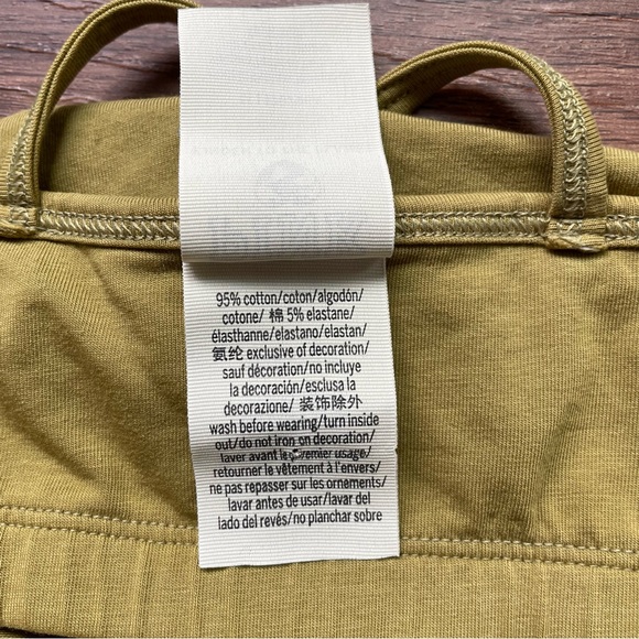 VS PINK Athletic Cropped Tank Size Medium - Picture 5 of 7